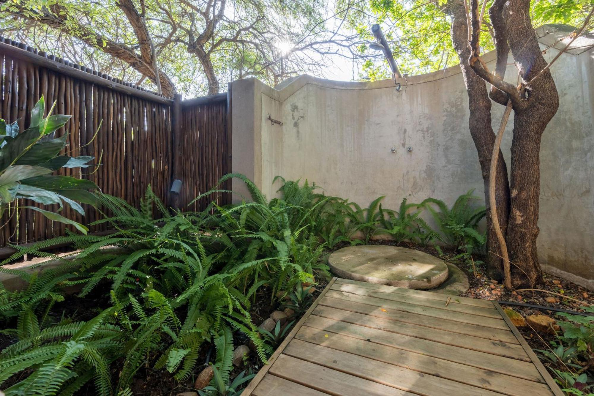 Raptors Lodge Hoedspruit Bagian luar foto