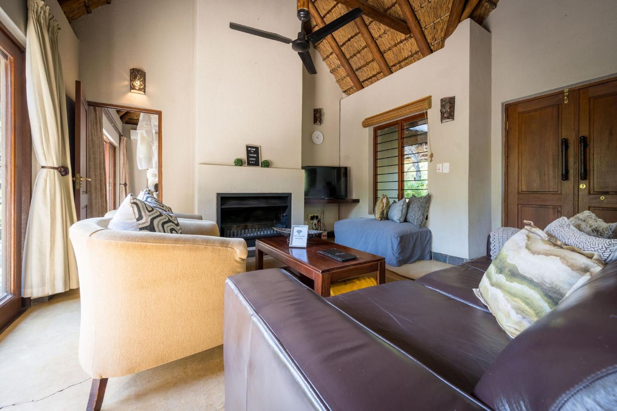 Raptors Lodge Hoedspruit Bagian luar foto